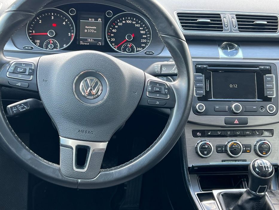 Vând passat break