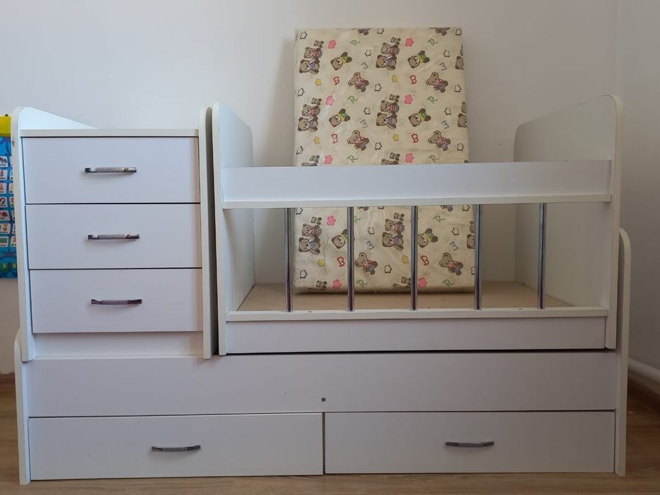 Продается манеж-кровать