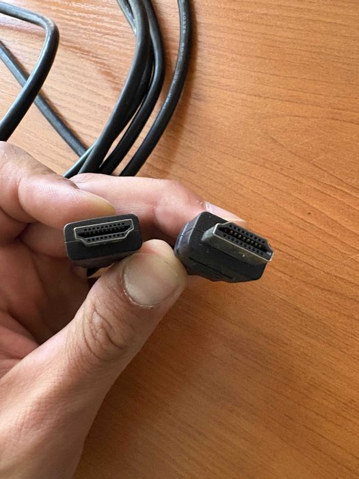 HDMI кабел (неидентифициран, предполагам е 1080p)