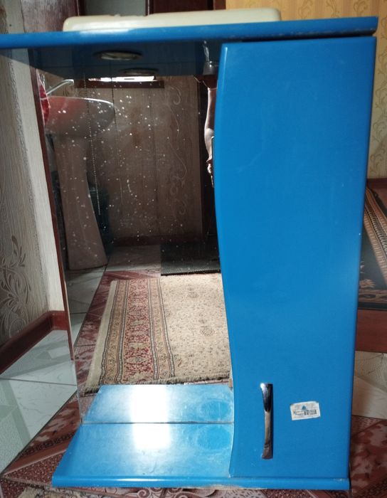 Ваннаға арналған шкаф айнасымен сатылады