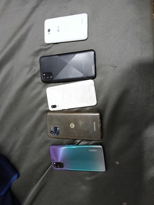 Telefoane și tablete defecte