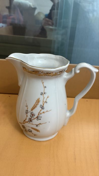 Порцеланова ретро българска кана