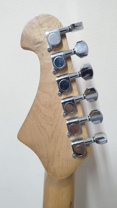 Электрогитара fender