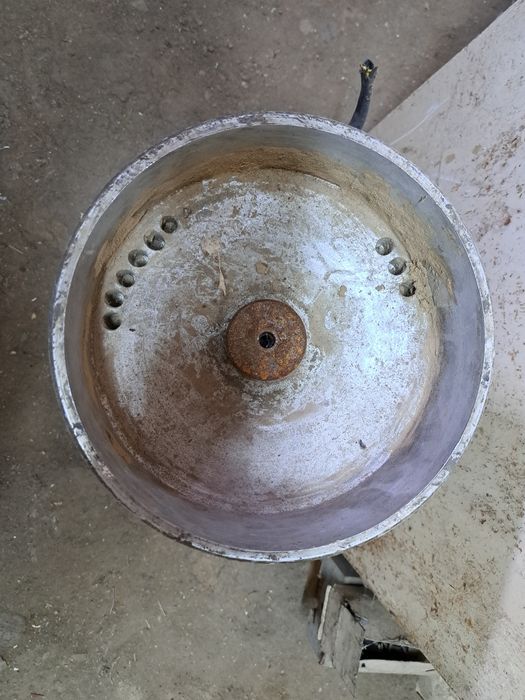 Двускоростен двигател за дърводелски машина