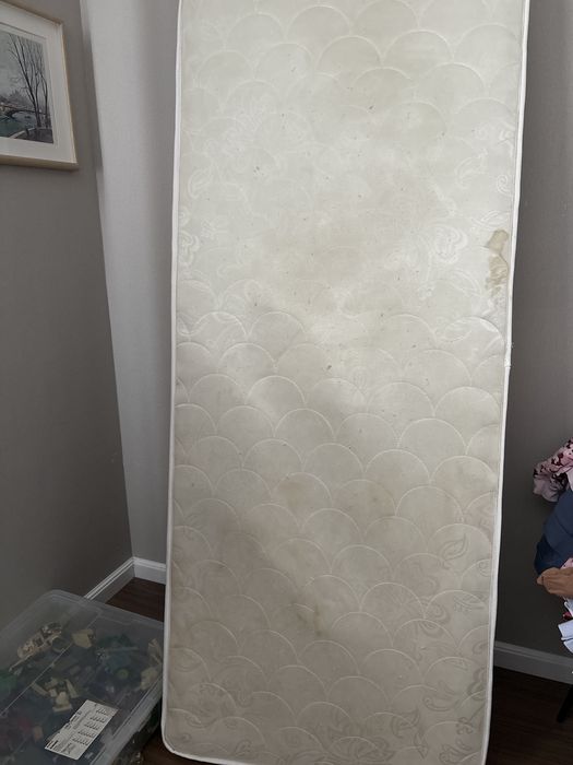 Матрас б/у отдам за 3000 тг. Самовывоз