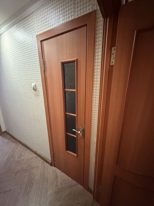 Межкомнатные двери 6 штук