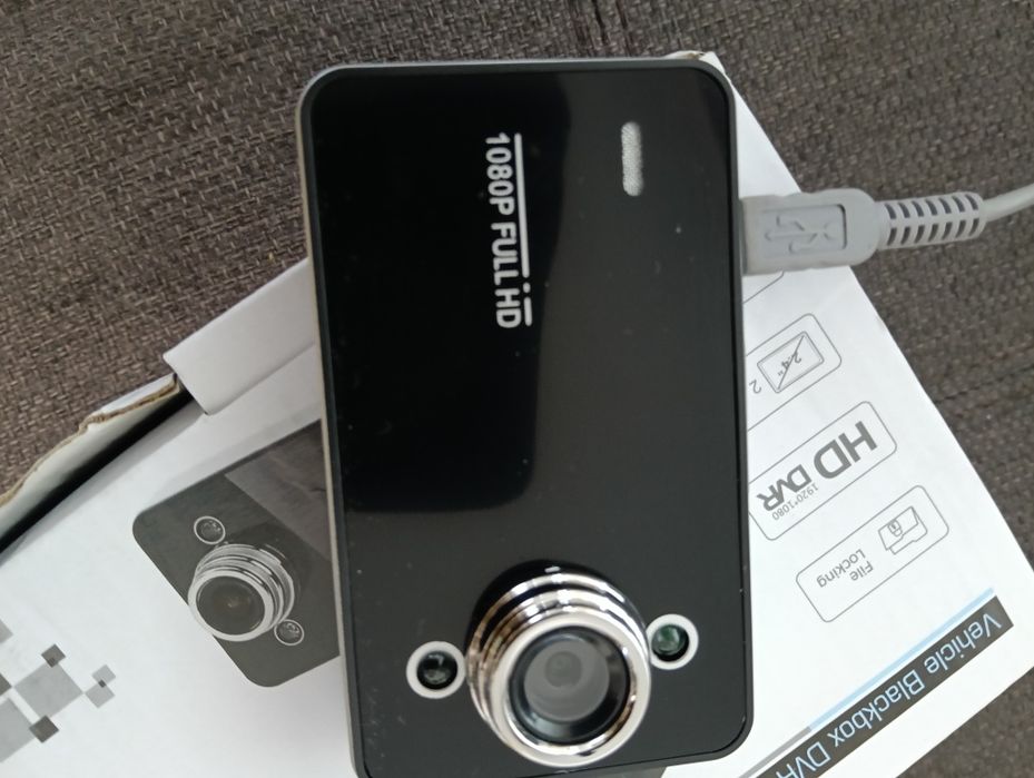 Vând camera video auto