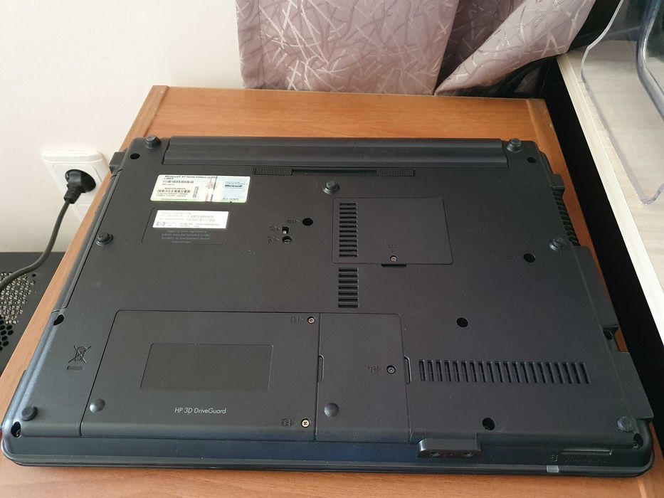 Лаптоп HP Compaq 6735s за части