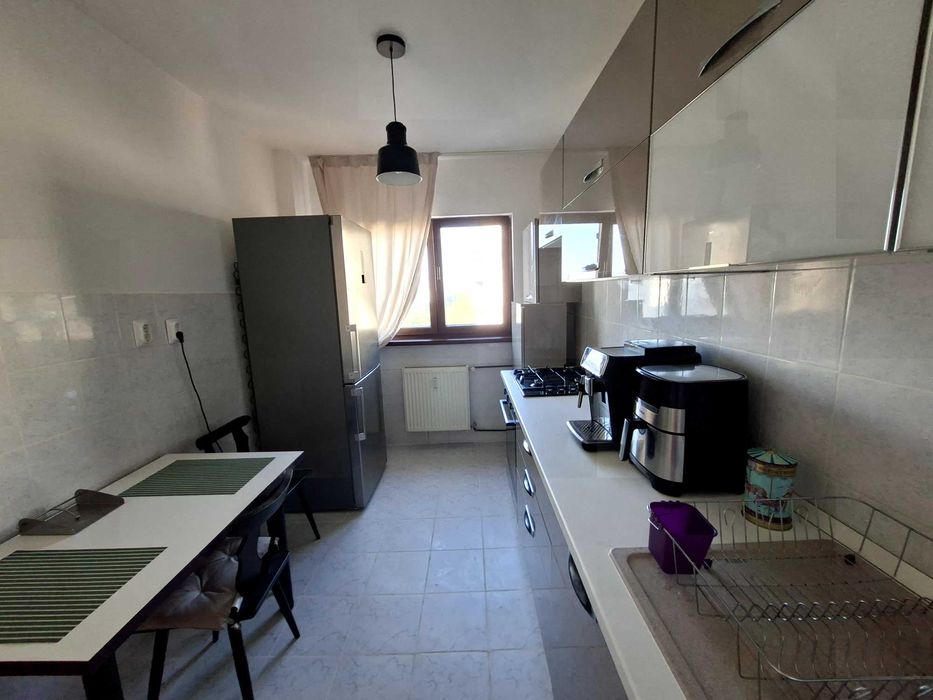 Inchiriez apartament 3 camere moghioros/ ghencea