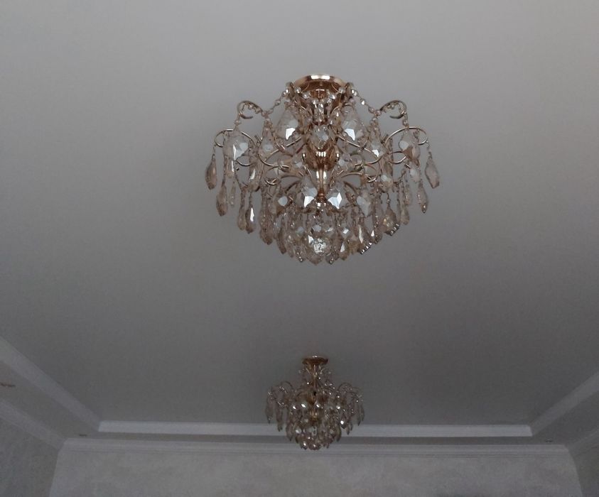 Люстры 2 шт,по 3 лампочки