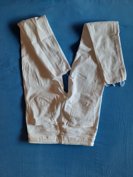 Дамски бяли дънки