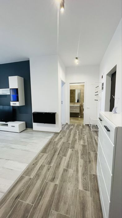 Proprietar- Apartament 2 camere/Studio + loc de parcare | Metrou Apărătorii Patriei | 450 € pe lună