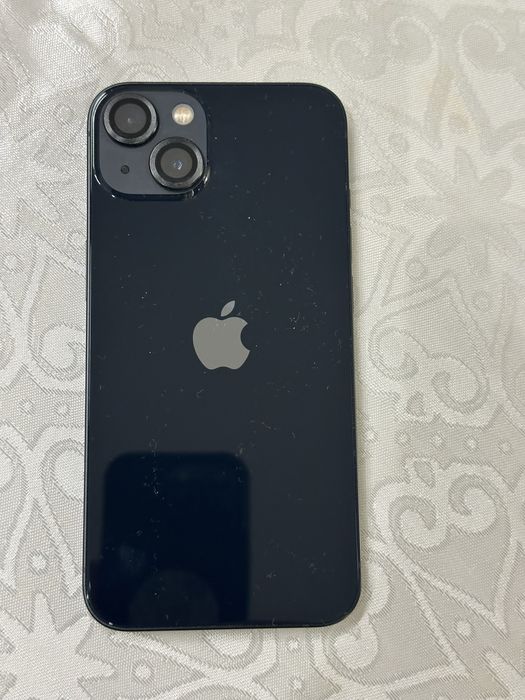 продам IPhone 13