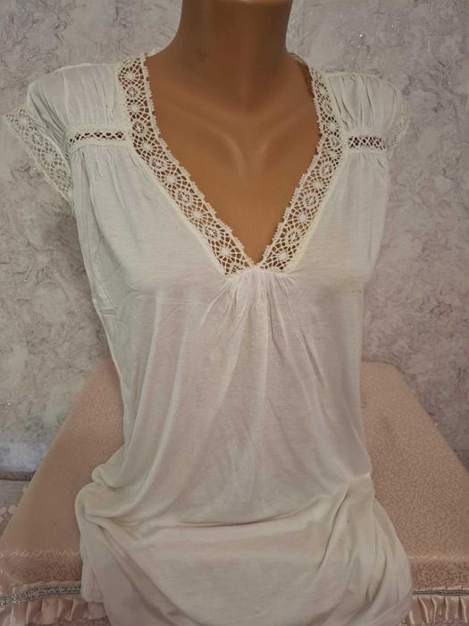 ZARA Тениска с дантела