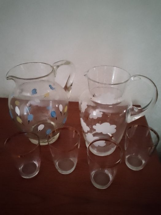 Кувшины стеклянные