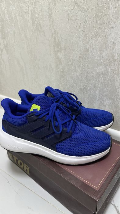 Кроссовки Adidas