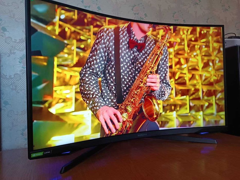 Samsung Odyssey G7 32/VA/240hz