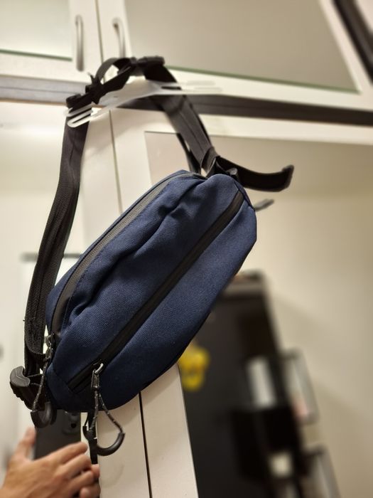 Мъжки чантички през рамо и за кръст