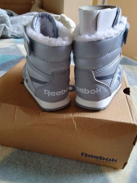 Нови Reebok за бебе