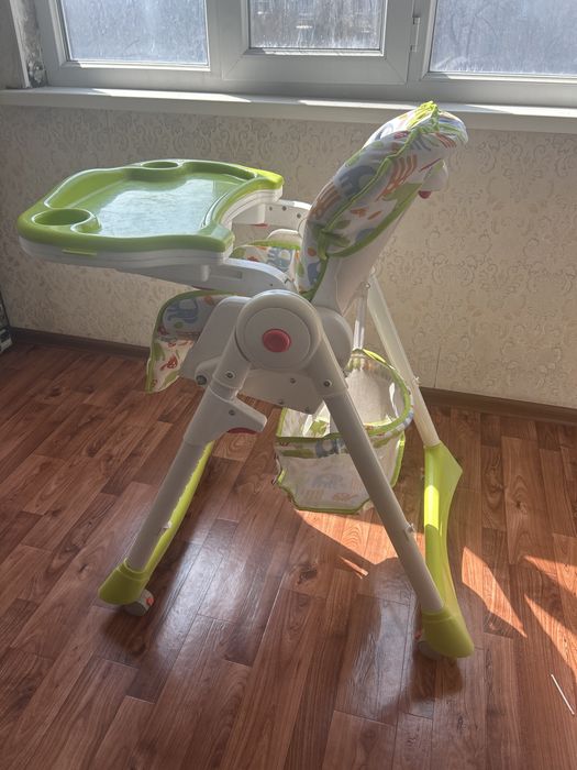 Детский столик для кормление