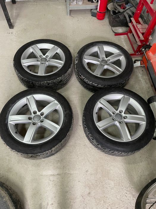 Vând jante R17 originale Audi