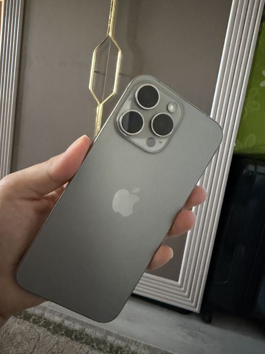Iphone 15 pro max, б/у