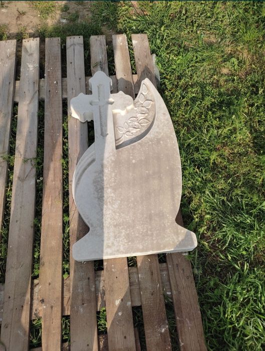 Cruci de beton 250 lei