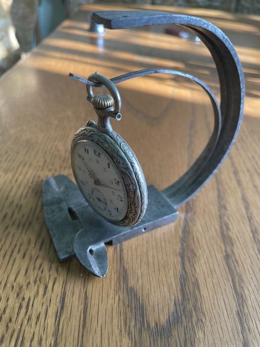 Suport pentru ceasuri de buzunar de diferite marimi