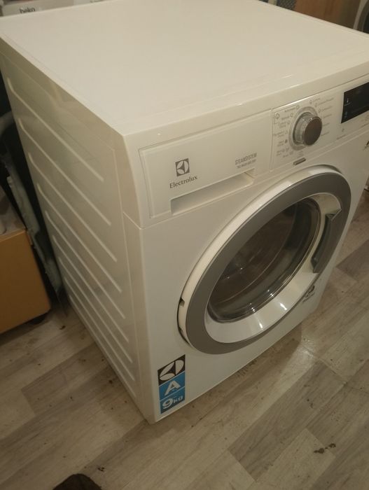 Mașină de spălat rufe cu uscător Electrolux 9/7kg-1600rpm