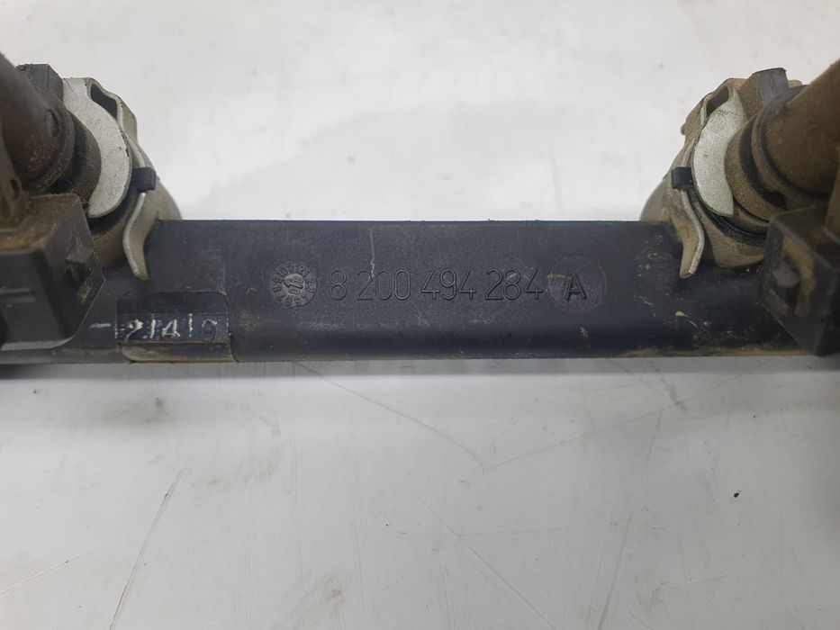 Rampa injectoare cu injectoare 1.4 1.6 mpi k7m k7j 8200494284a Dacia Sandero 1