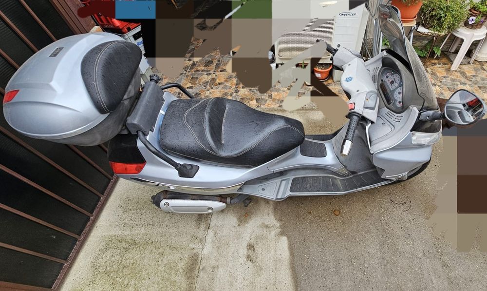 Scuter Piaggio X8 2004, 198 cm3