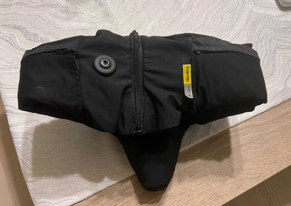 Casca airbag bicicleta Hövding M protectie urbana