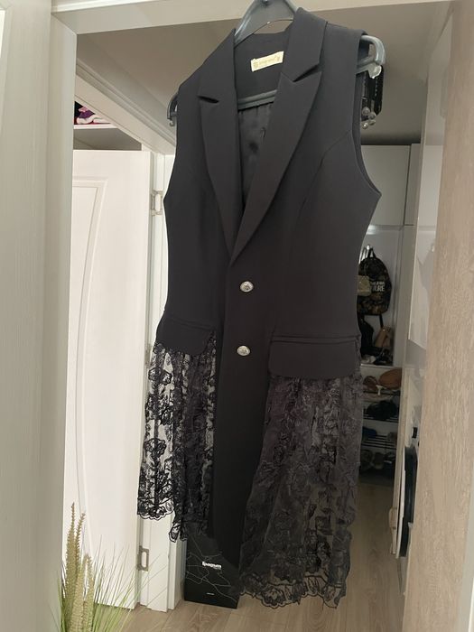 Елегантен черен комплект с дантела