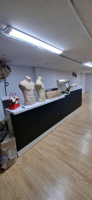 Продаётся ресешпн.  Полка кофе зона