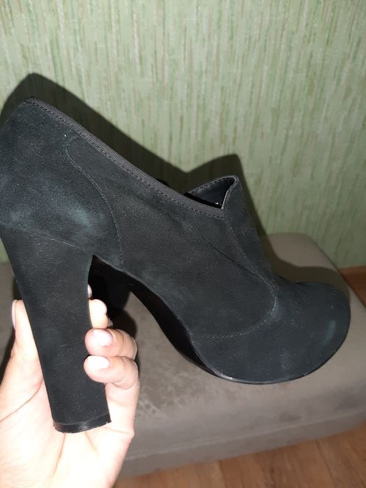 Продам туфли замшевые р. 39