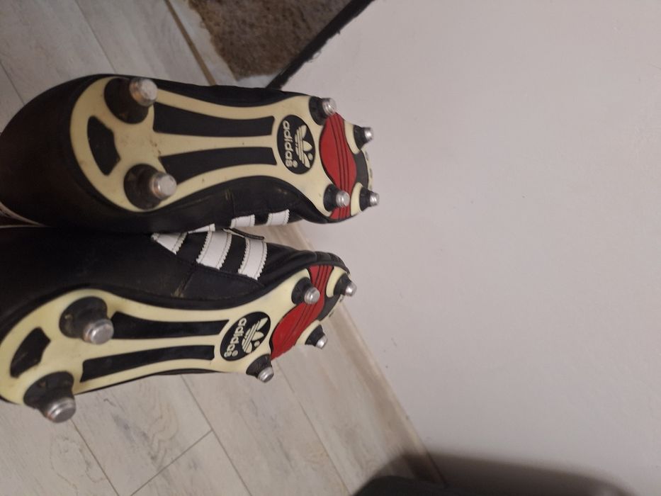 Vând ghete de fotbal profesionale(world cup)din piele