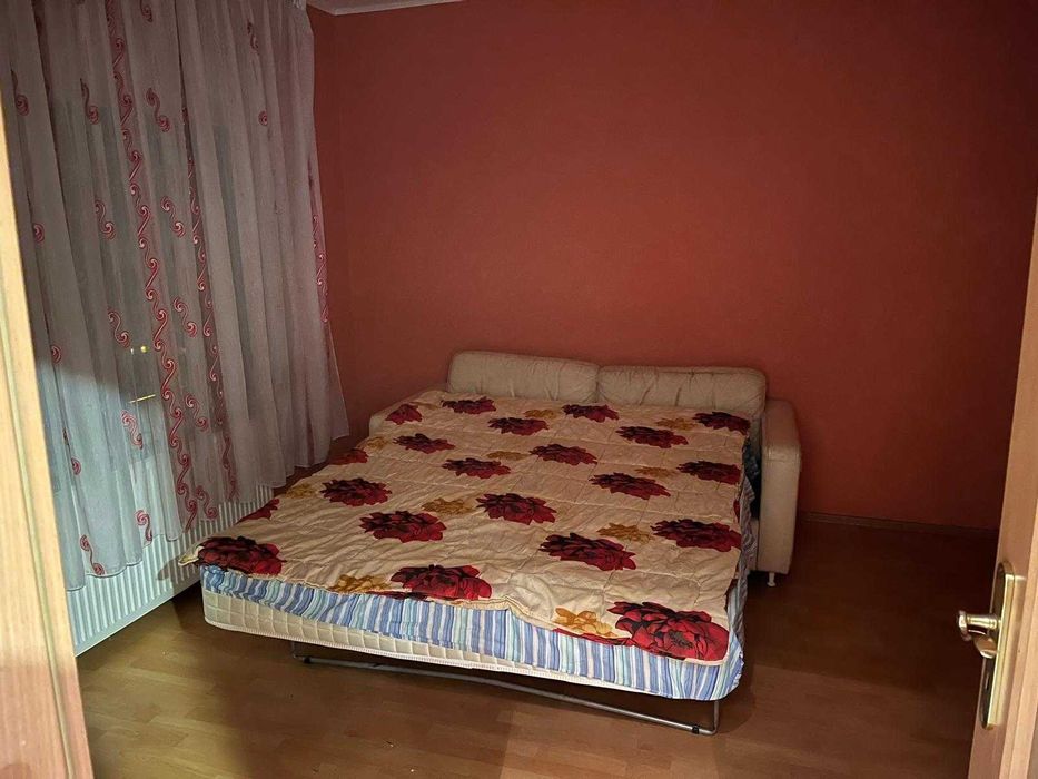 Închiriez casa 3 camere zona centrală, str. Udriste Nasturel