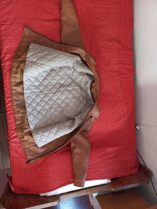 Продавам кожени якета