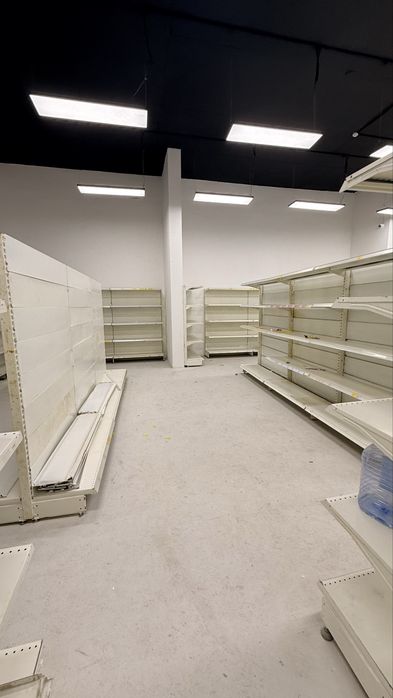 Срочно продам стеллажи