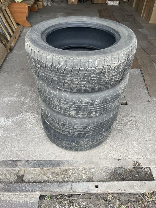 Продам комплект зимние шины R16