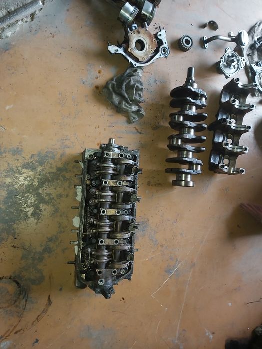 Колянов вал,оборудвана глава ,бутала и биели Honda HRV 1, 6 бензин 105