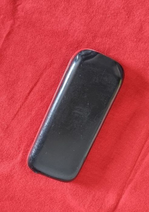 Telefon cu butoane cu încărcător