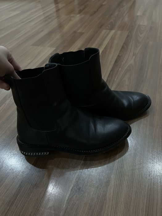 Обувь женская , кроссовки , сапожки