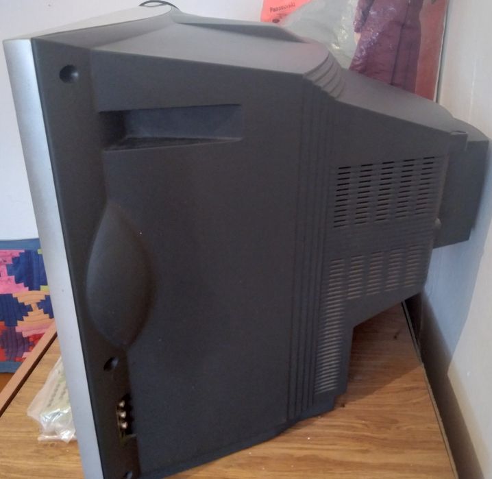 Продам телевизор LG 10000 тг