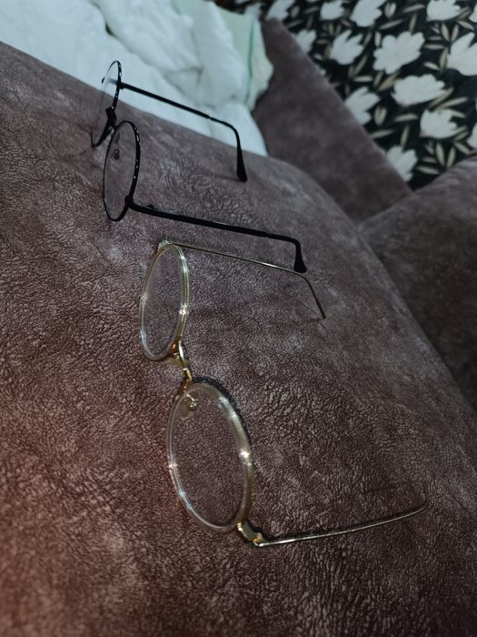 Продам очки с обычным стеклом