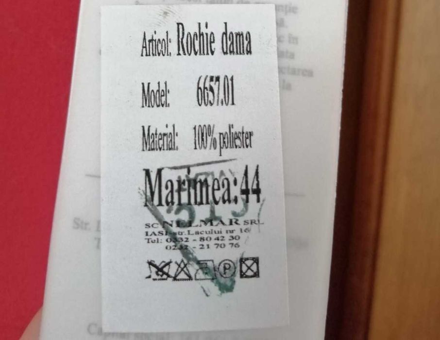 Rochie noua de zi, culoarea rosie