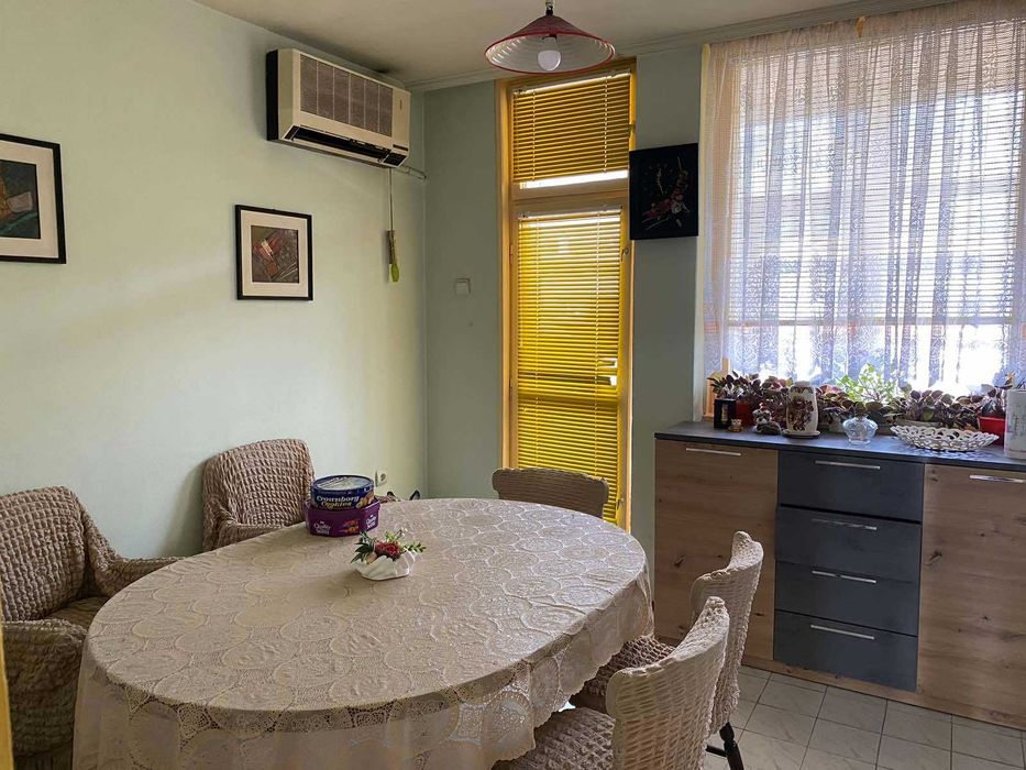 Продава се Тристаен апартамент в Карлово - 95 кв.м за 1043 €/кв.м - Снимка #3