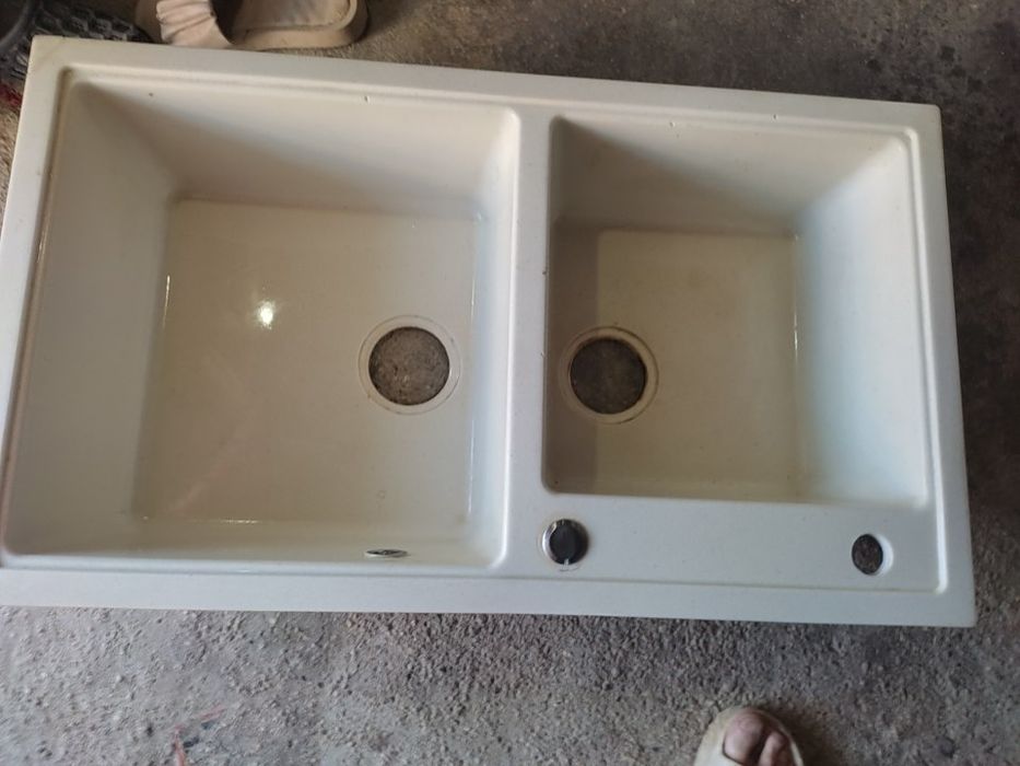 Продам керамическую раковину бу