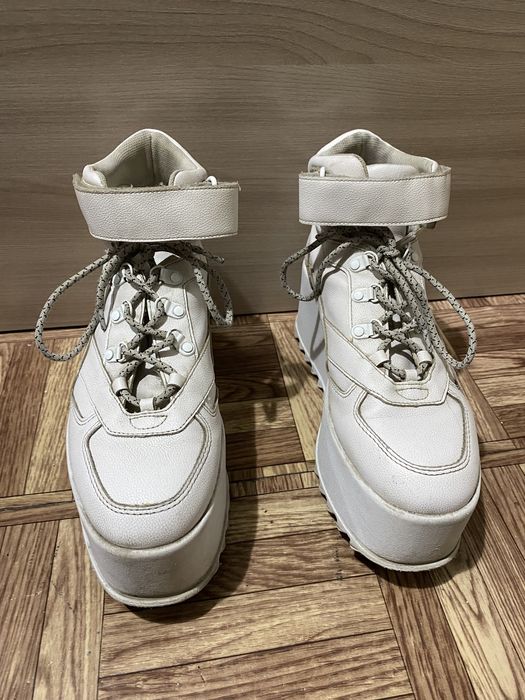 Продаю обувь на платформе