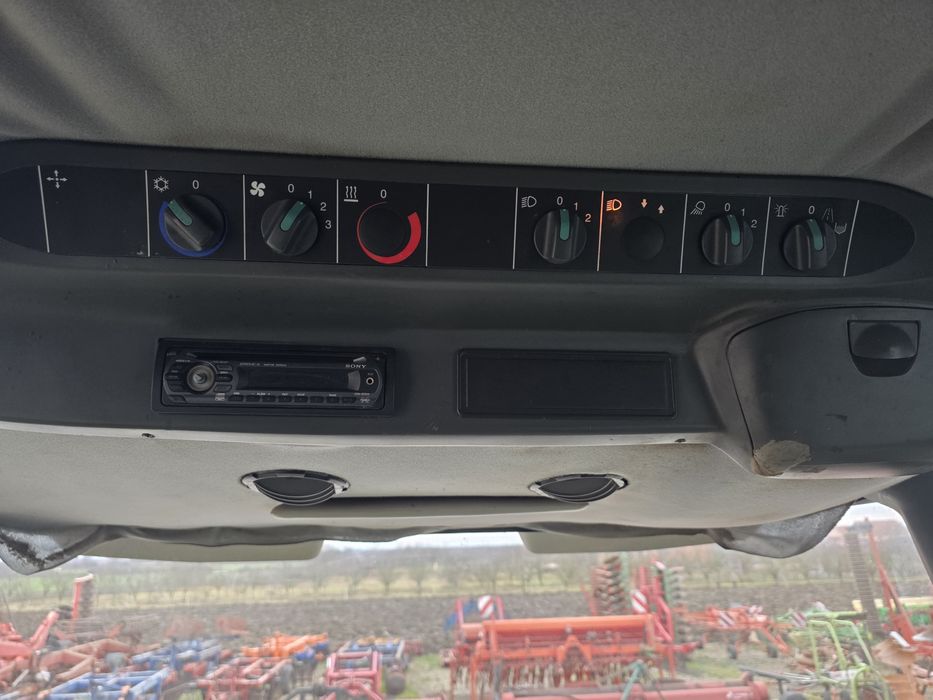 Claas medion 330 combina